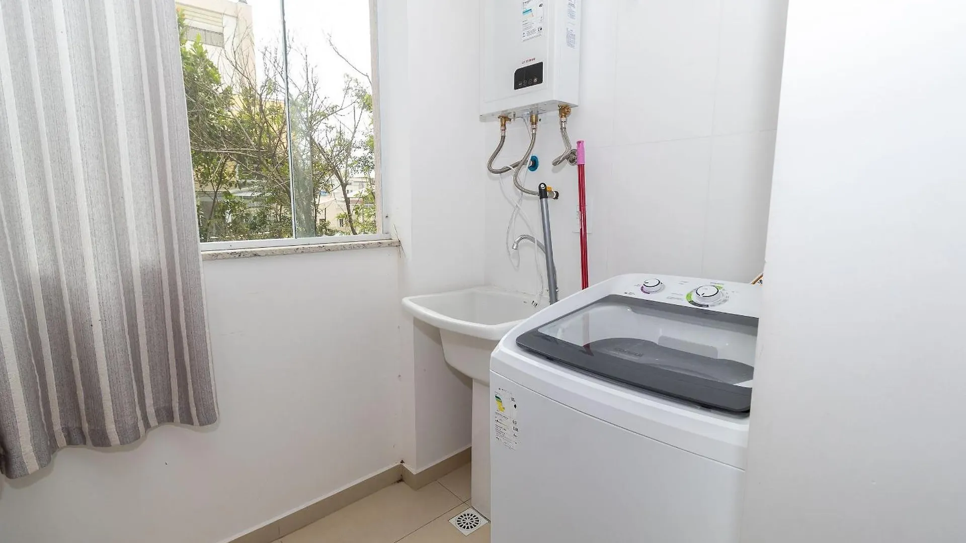 543 - Lindo Apartamento 2 Dormitorios Na Praia De Bombas Bombinhas Apartment
